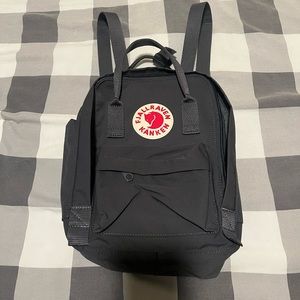 Fjallraven Kanken Mini in Graphite